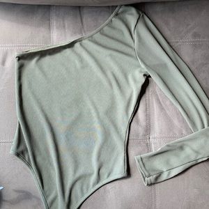 One shoulder bodysuit